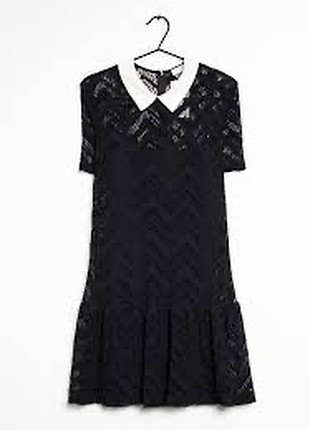 Платье с воротничком