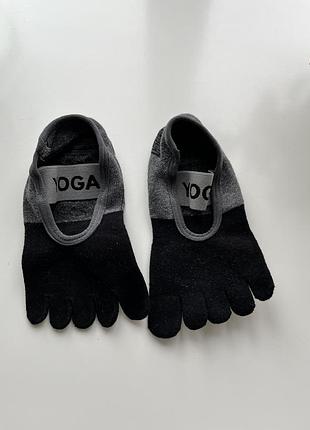 Жіночі шкарпетки для йоги з пальцями