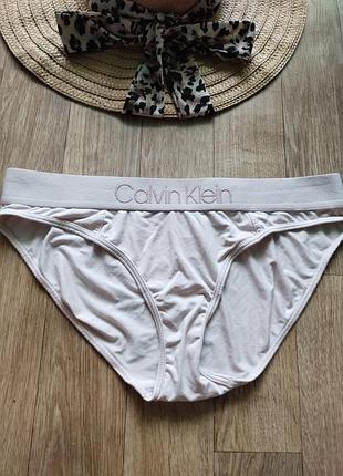 Эффектные трусики calvin klein