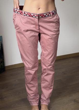 Жіночі рожеві штани, жіночі повсякденні брюки. жіночі брюки пильна роза. яскраві жіночі штани