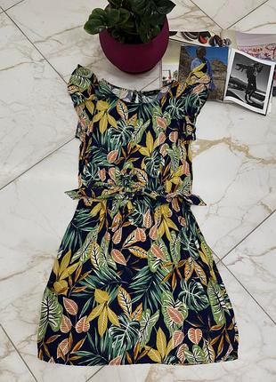 Жіноча стильна сукня з рослинним принтом та поясом з 100%-ї віскози