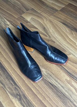 Черевики ditto