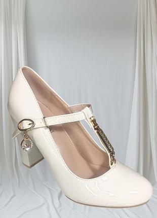 Туфли лодочки женские белые лаковые на каблуках размер 36,37,38,39,40
