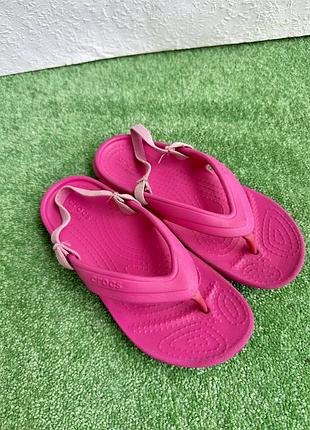 Вʼєтнамки сандалі для дівчинки crocs classic flip