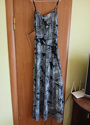 Літнє довге жіноче плаття