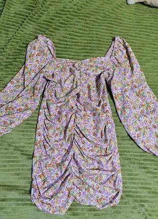 Сукня з широкими рукавами, зі зборкою попереду