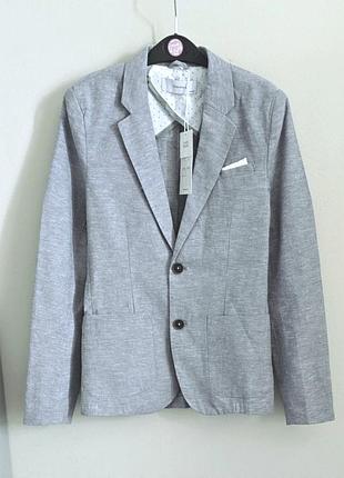 Пиджак для мальчика. новый. фирма reserved.