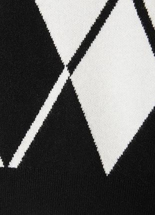 Короткий чорний светр 2