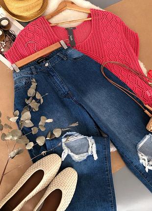 Стильні легкі мом джинси з рваностями