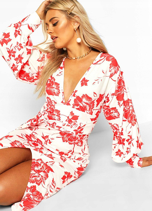 Платье с разрезом