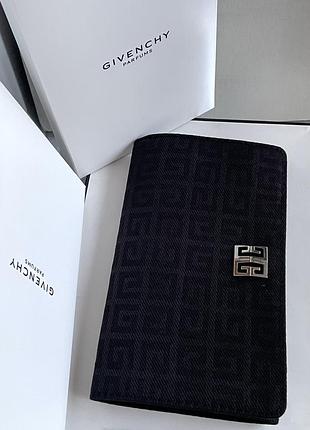 Оригінал. набір пензлів для макіяжу від givenchy в пеналі