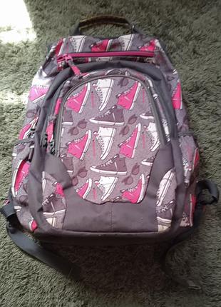 Рюкзак школьный