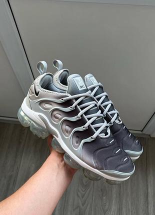 Оригінальні кросівки nike air vapormax plus shoes grey