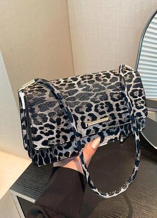 Сумочка женская 8208 багет леопардовая черная