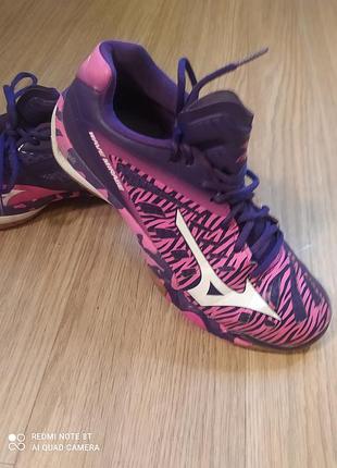 Футзалки 
mizuno 8