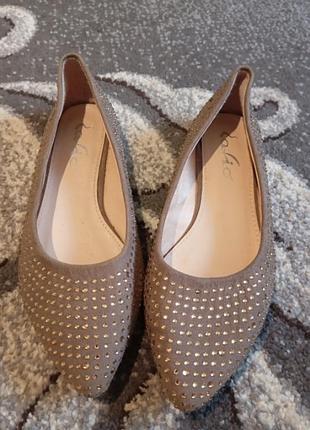 Балетки, туфли.