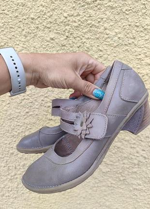 Шкіряні туфлі softwalk