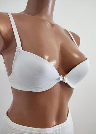 Красивый бюстик силиконовая спинка  65-75 в