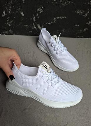 Жіночі кросівки. кросівки для жінок. кросівки на жінок.