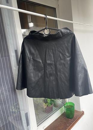 Чорна спідниця з еко шкіри