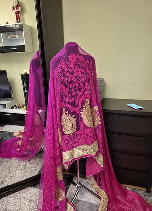 Красивое восточное сари индийский сари