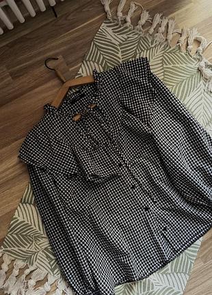 Гарна блуза в клітинку