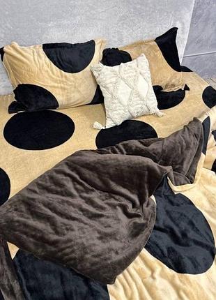 Плюшева постільна білизна тепла мʼяка та приємна на дотик