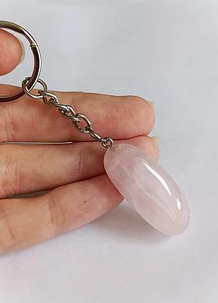 Брелок-амулет из натурального камня розового кварца