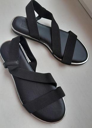 Босоножки 38р
