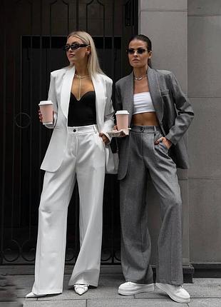 Костюми брючні класика