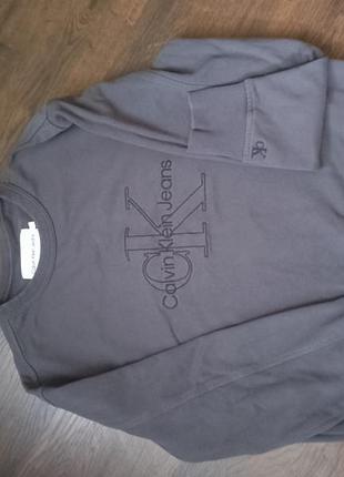 Свитшот calvin klein, как новый,р.s маленький m