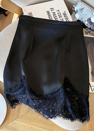 Шовкова спідниця з мереживом