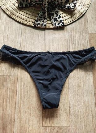 Эффектные трусики с кружевом triumph