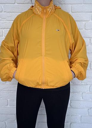 Фірмова вітровка tommy hilfiger