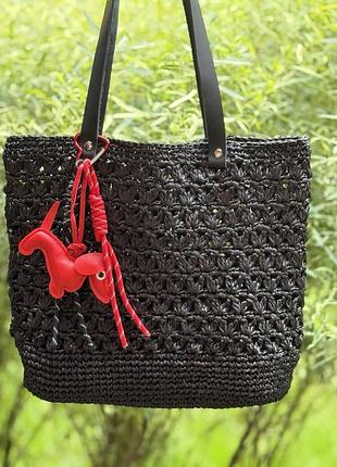 Сумочка из рафии с кожаными ручками