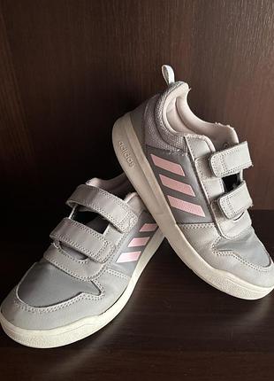 Кросівки adidas 33 розмір