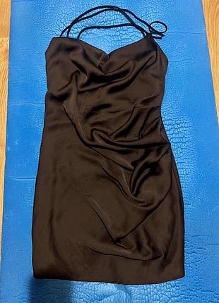 Чёрное платье zara с открытой спиной