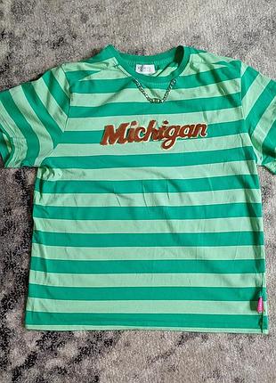 Полосатая футболка с надписью "michigan” с цепочкой