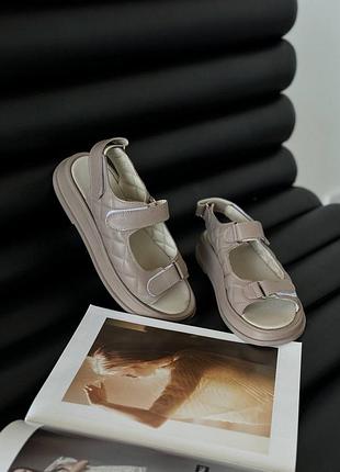 Босоніжки жіночі