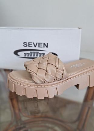 Шлепанцы женские