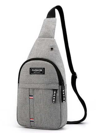 Мужская сумка-слинг на плече имеет разные отделения для классификации и благоустройства различных предметов