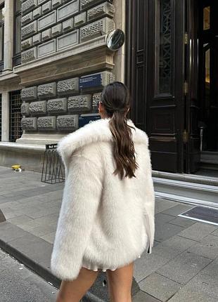 Красива еко шуба молочна шуба молочного кольору біла шуба біла шубка