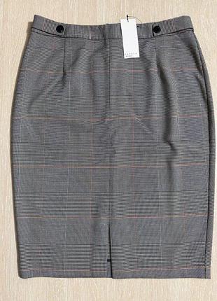 Дуже гарна та стильна брендова спідниця.