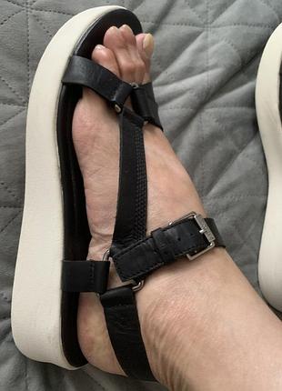 Шкіряні босоніжки timberland 42/27,5