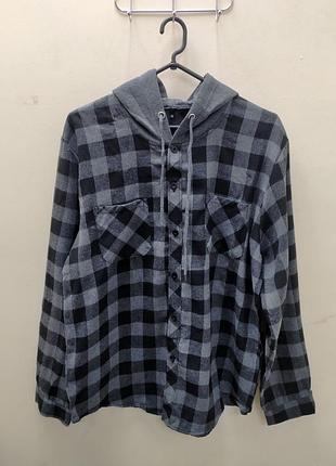 Сорочка унісекс сіра в клітинку з капюшоном.і-9980
розміри:м
ціна -550грн