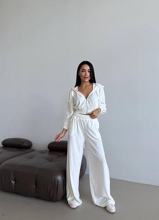 Костюм жіночий