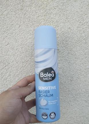 Піна для гоління чутливої шкіри balea men sensitive з алоє 300 мл