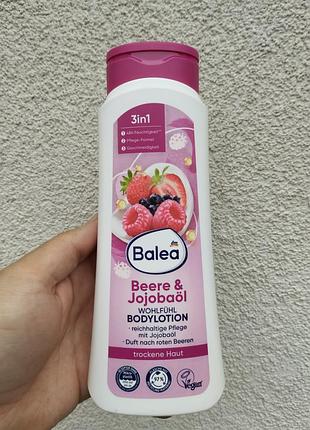 Лосьйон для тіла balea "ягоди та олія жожоба" 400 мл