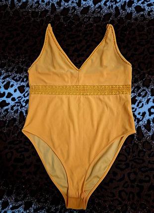 Красивый оранжевый боди