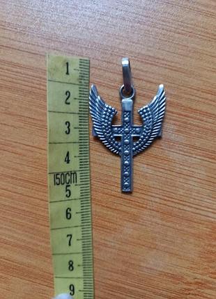 Серебряный крест с крыльями